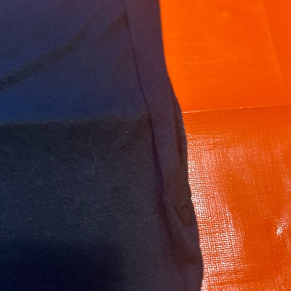 👑 Black cap sleeved V-neck top 2/$15 - Picture 4 of 4